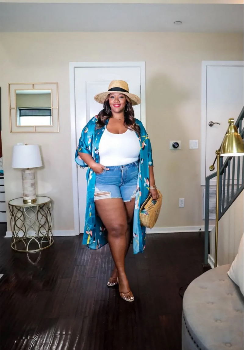 Effortless Casual Vacation Outfits for Plus-Size Spring Style