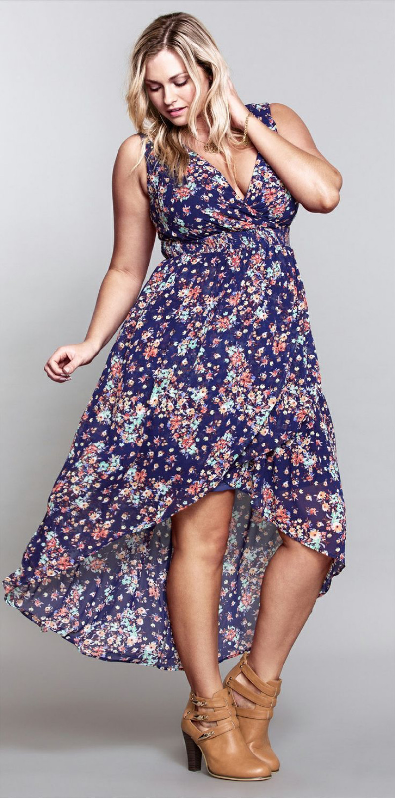 Elegant Plus Size Spring Fashion: Floral Maxi Dress Styling