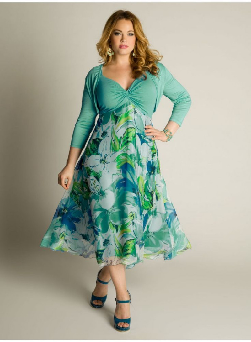 Elegant Plus-Size Spring/Summer Outfits for a Breezy Look