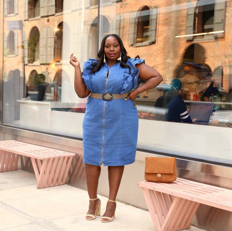 Chic Spring Denim Outfits for Plus-Size Women